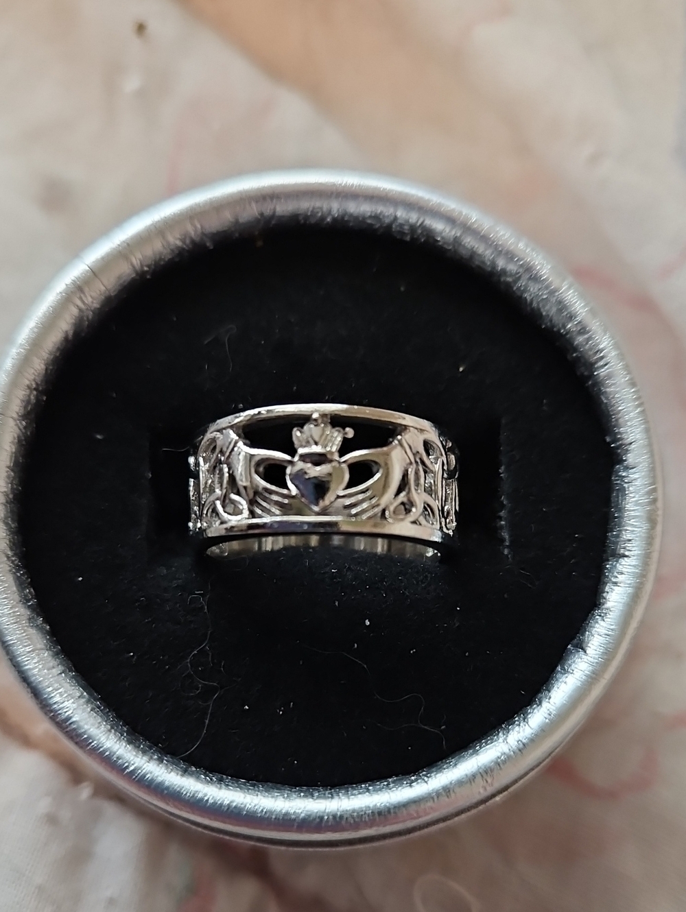 BRAND NEW ** Sterling Silver Claddagh Heart Filigree Ring - Silver